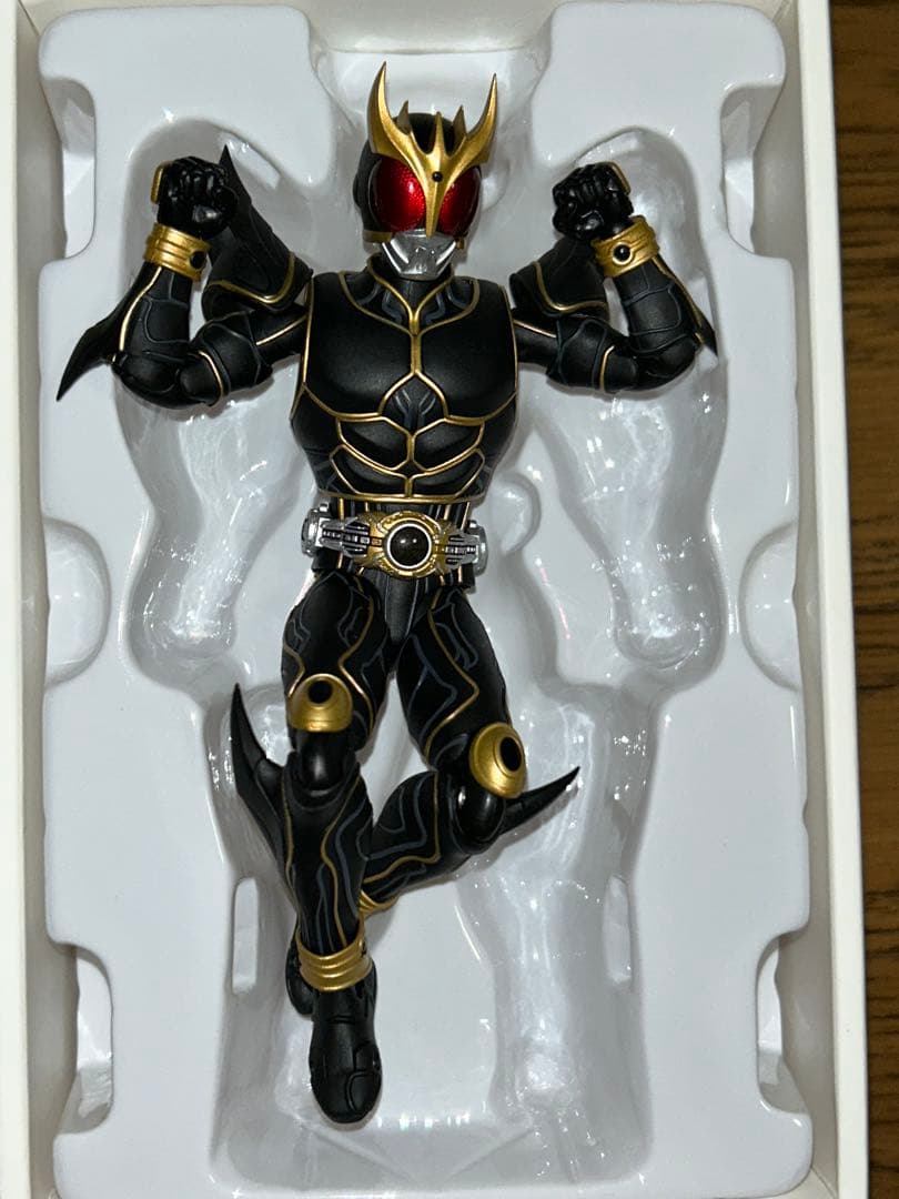 S.H.Figuarts 真骨彫製法 仮面ライダークウガ アルティメットフォーム