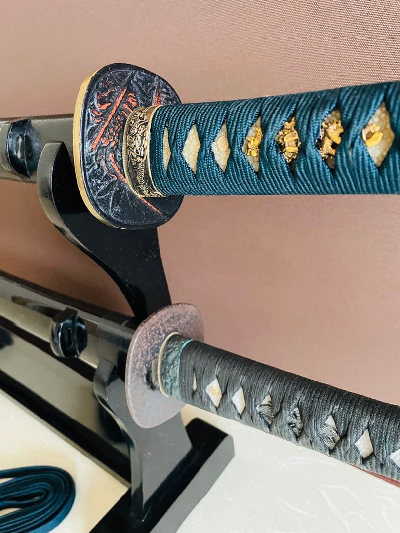 模造刀 日本刀 樋入り刀身　のたれ刃紋 武具 刀剣 刀置き　美品　高級品　w7