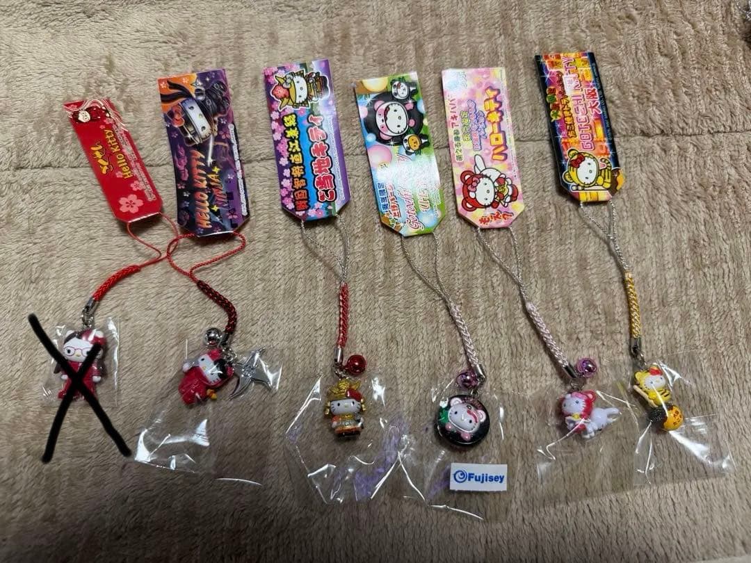 ご当地キティ　根付けストラップ等　29点　まとめ売り