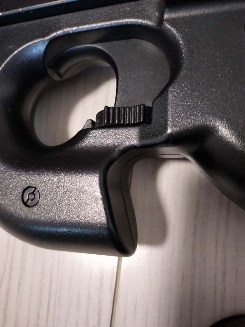 東京マルイ 電動ガン P-90 予備マガジン付き