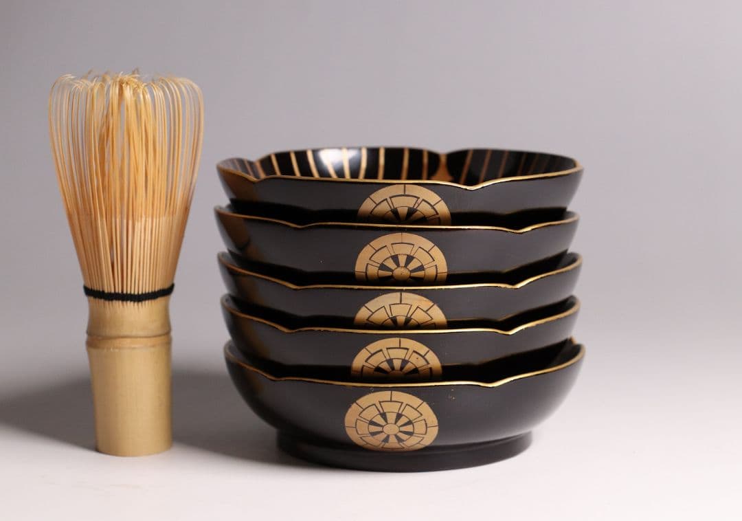 漆芸 輪島塗 松蒔絵 木皿 二十客 欅地 木地溜塗 黒塗 金蒔絵 【MA359】