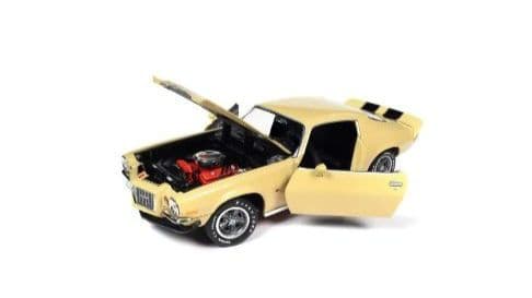 希少 オートワールド 1/18 1972 カマロ camaro クリームイエロー