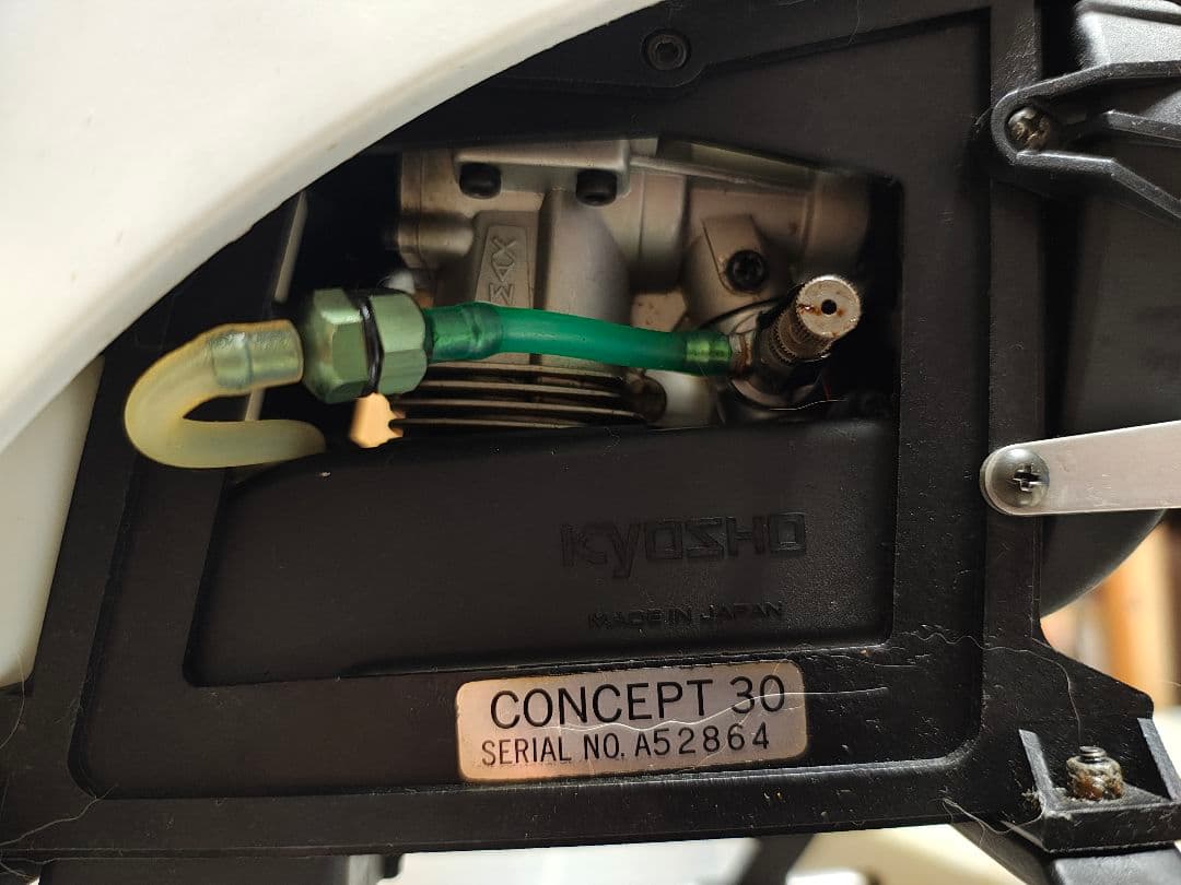 ★最終値下げ★KYOSHO コンセプト30 　エンジンラジコンヘリコプター