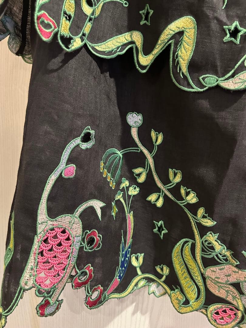 TSUMORI CHISATO 新品刺繍入りひざ丈スカート