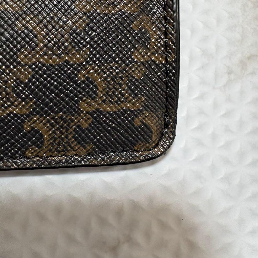 美品 セリーヌ トリオンフ マカダム スマホショルダー 斜めがけ フォンケース