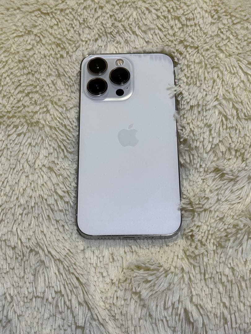 iPhone 13 Pro シルバー 背面ひび割れあり iPhone 11 Pro シルバー