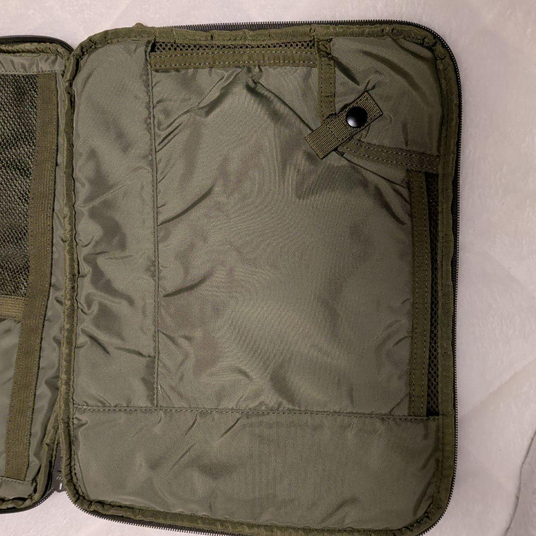 BRIEFING PCケース オリーブグリーン