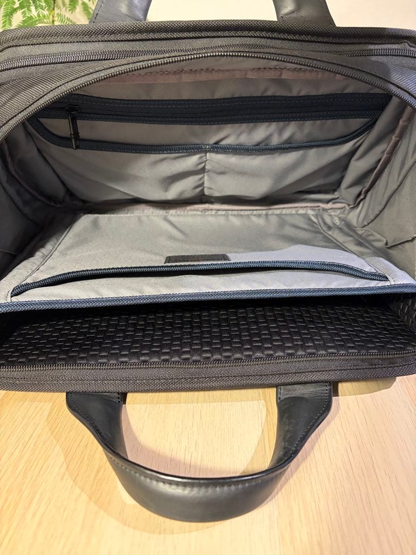 TUMI アルファ2 オーガナイザー ポートフォリオ ブリーフ ビジネスバッグ