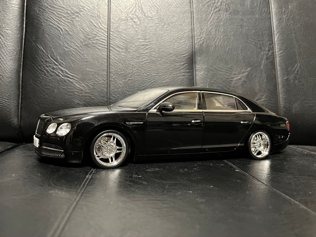 ベントレー　フライングスーパー　1/18