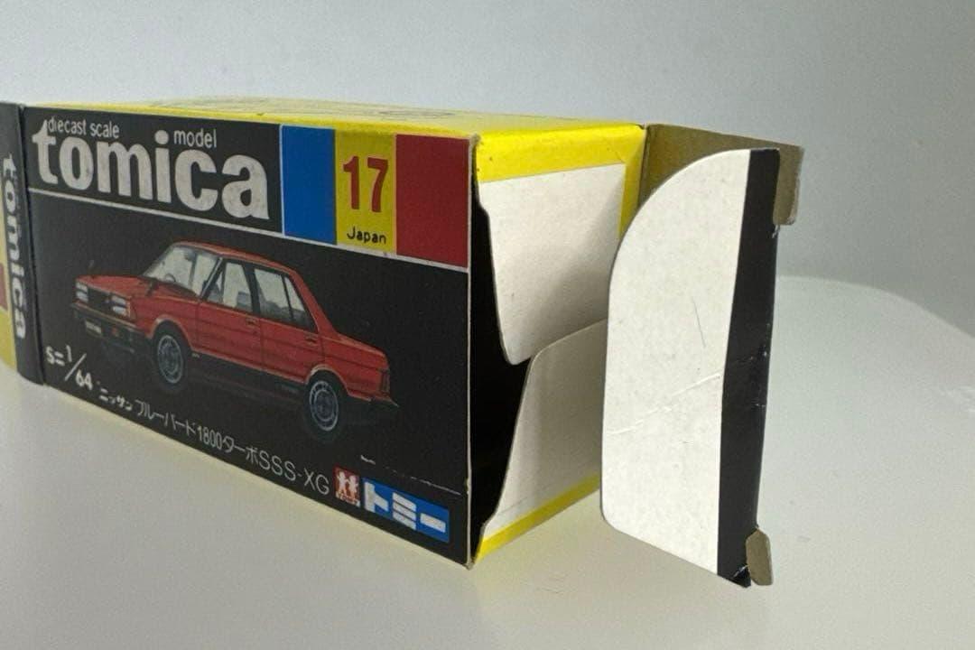 黒箱トミカ　日本製　ニッサン　ブルーバード　ターボ