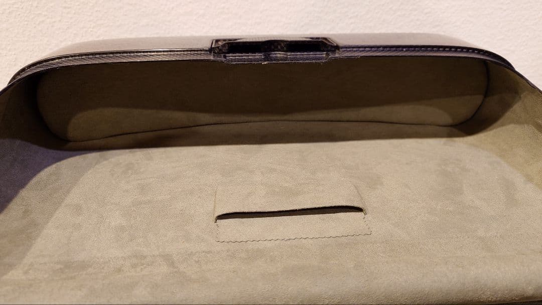 s*h様 【シリアルNo付き】日産 GT-R カーボンファイバー アタッシュケー