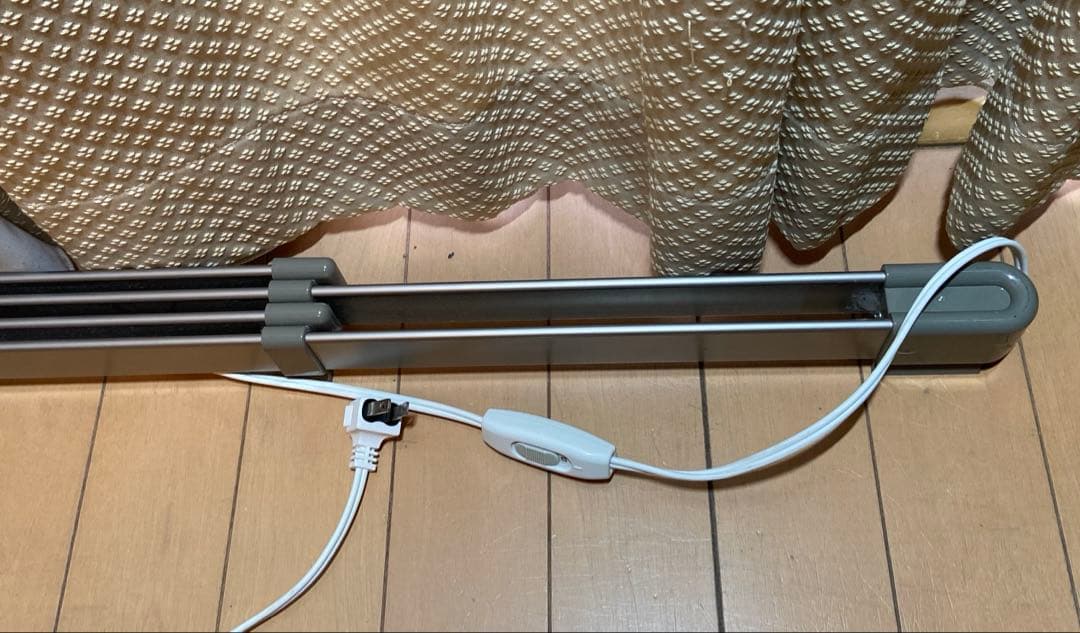 12月16日削除予定 窓際ヒーター （ディノス限定色）幅120～190cm伸縮式