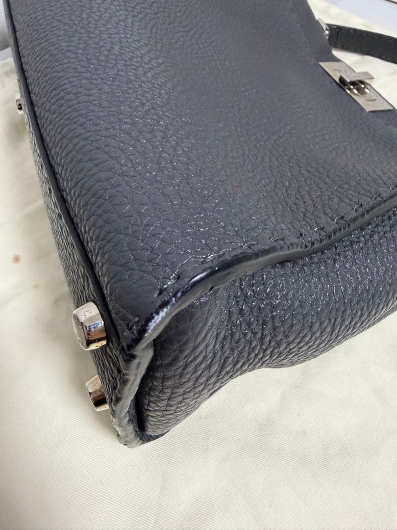 FENDI セレリア ピーカブー ミディアム アスファルトグレー