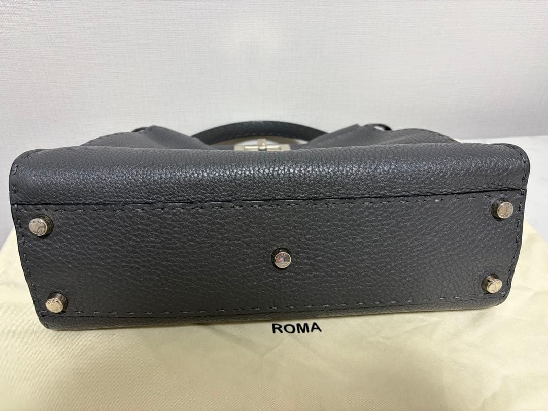 FENDI セレリア ピーカブー ミディアム アスファルトグレー