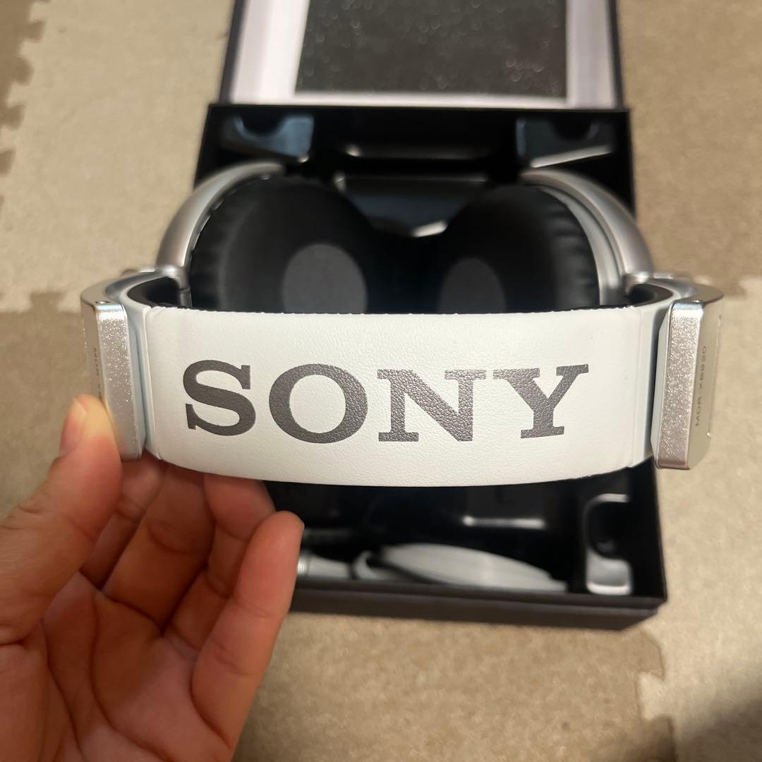 SONY ワイヤレスヘッドホン シルバー