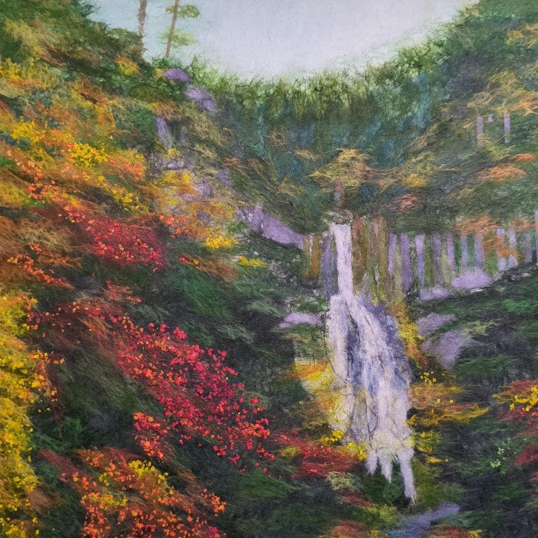 値下げ！【ちぎり絵】「紅葉−滝」　ハンドメイド　(P 10サイズ）暮らしに彩りを