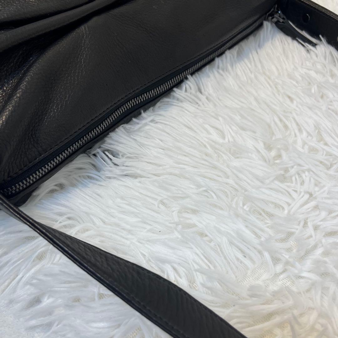 ま*め様 定価4.7万/イアパピヨネ/本革ドレープレザーショルダーバッグ/激レア