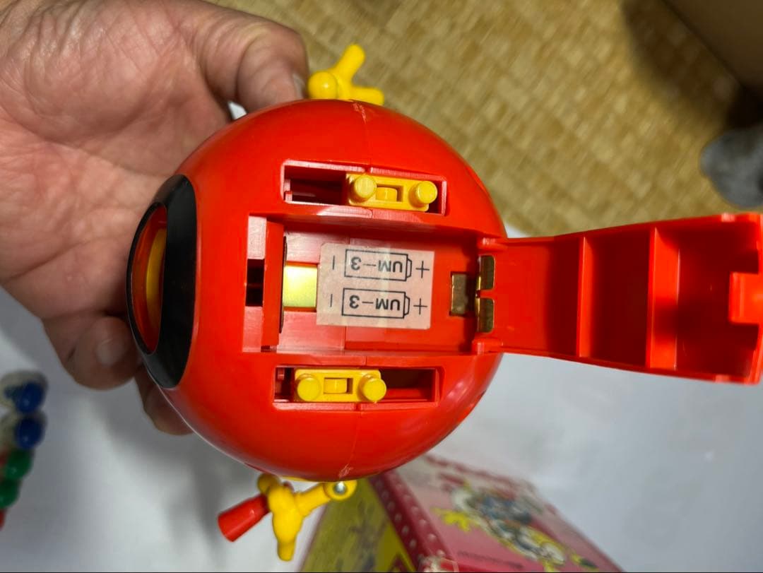 タカラのメカタマゴロー ロボダッチ