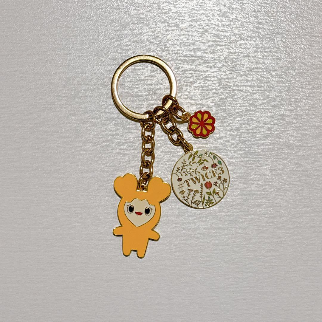 TWICE #TWICE3 ジブリー ジヒョ キーホルダー - メルカリ