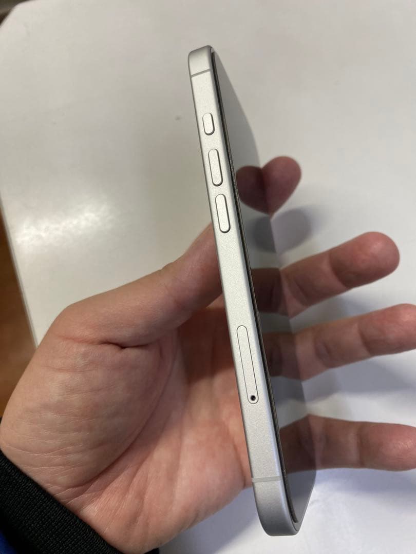 iPhone16 128GB 中古　シムフリー