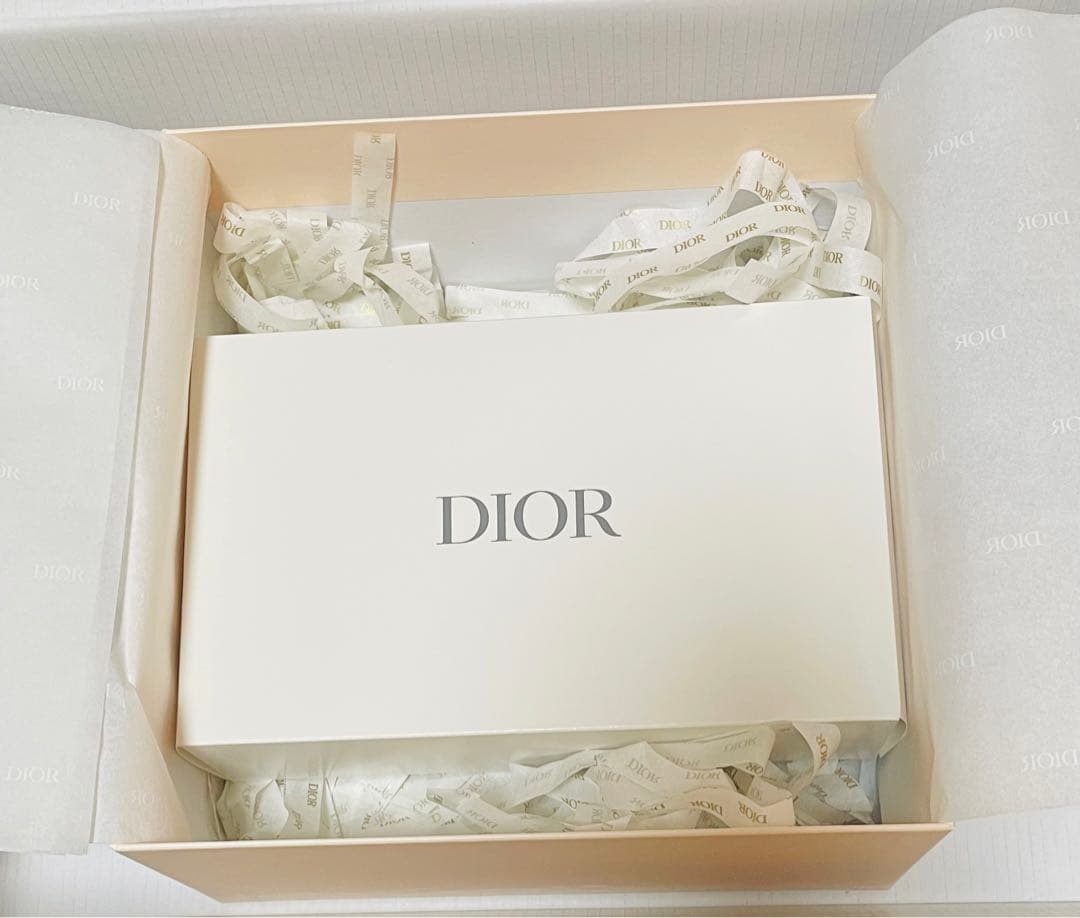 DIOR マザーズデイ限定ポーチ　ギフトボックスセット