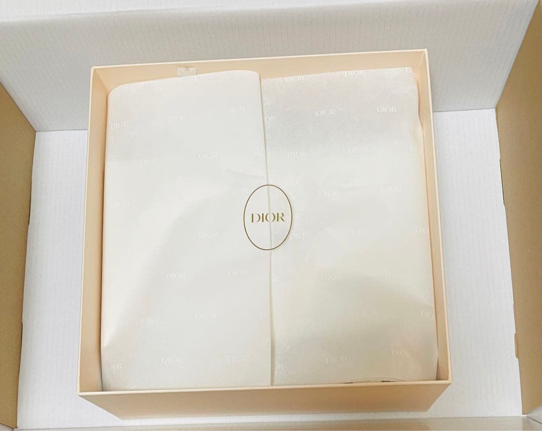 DIOR マザーズデイ限定ポーチ　ギフトボックスセット