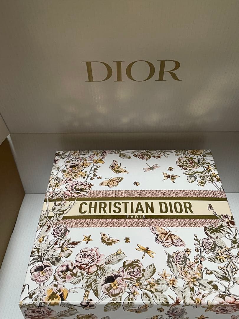 DIOR マザーズデイ限定ポーチ　ギフトボックスセット