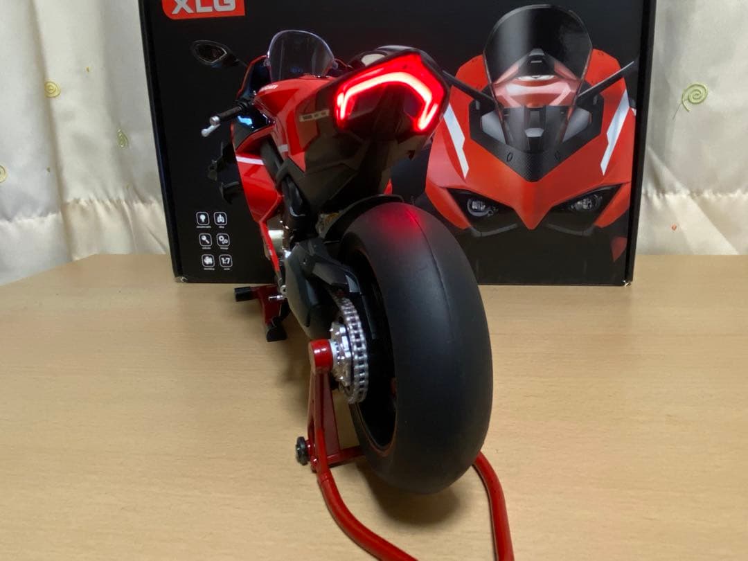 DUCATI パニガーレv4 スーパーレッジェーラ 1/7スケール　ドゥカティ