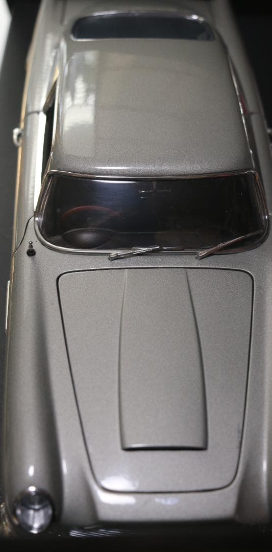 AUTOart アストン・マーチンＤＢ５　００７コレクション　1/18　中古品