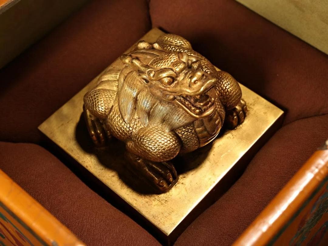 中国古美術・旧蔵鏨刻鎏金の龍印鑑玉璽・純銅製・高浮彫・置物・書道具・文房具・風水