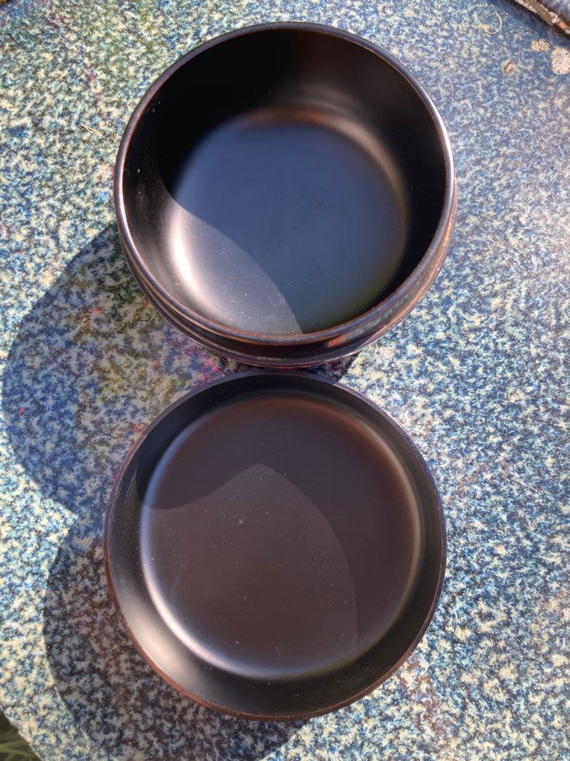 漆器 丸型容器 赤黒葉模様 木箱付き