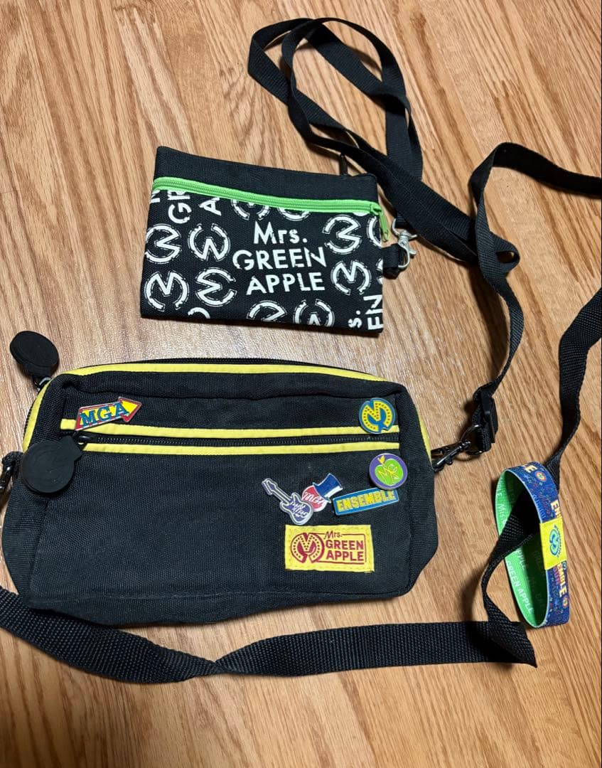 Mrs. GREEN APPLE ポーチ バッジセット キーホルダー Mrs. GREEN APPLE
