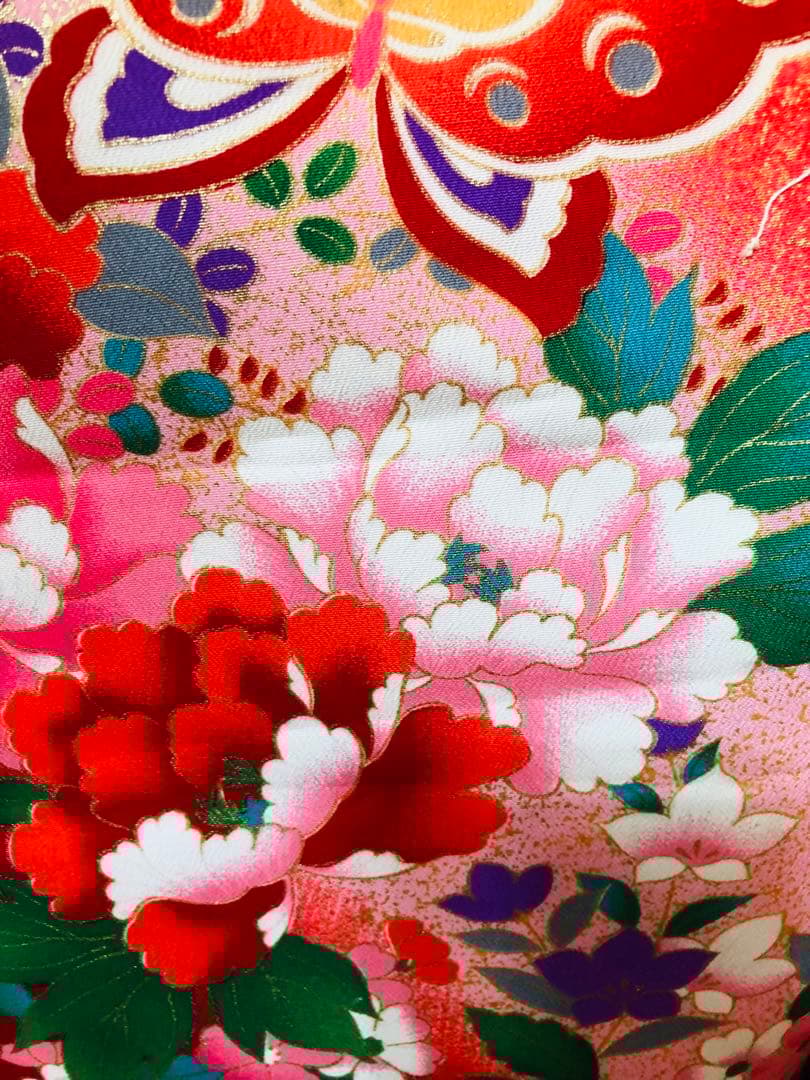 七五三七歳未使用着物‼️人気赤地暈し⭐︎手毬花々煌びやか際立つ⭐︎安心フルセット逸品