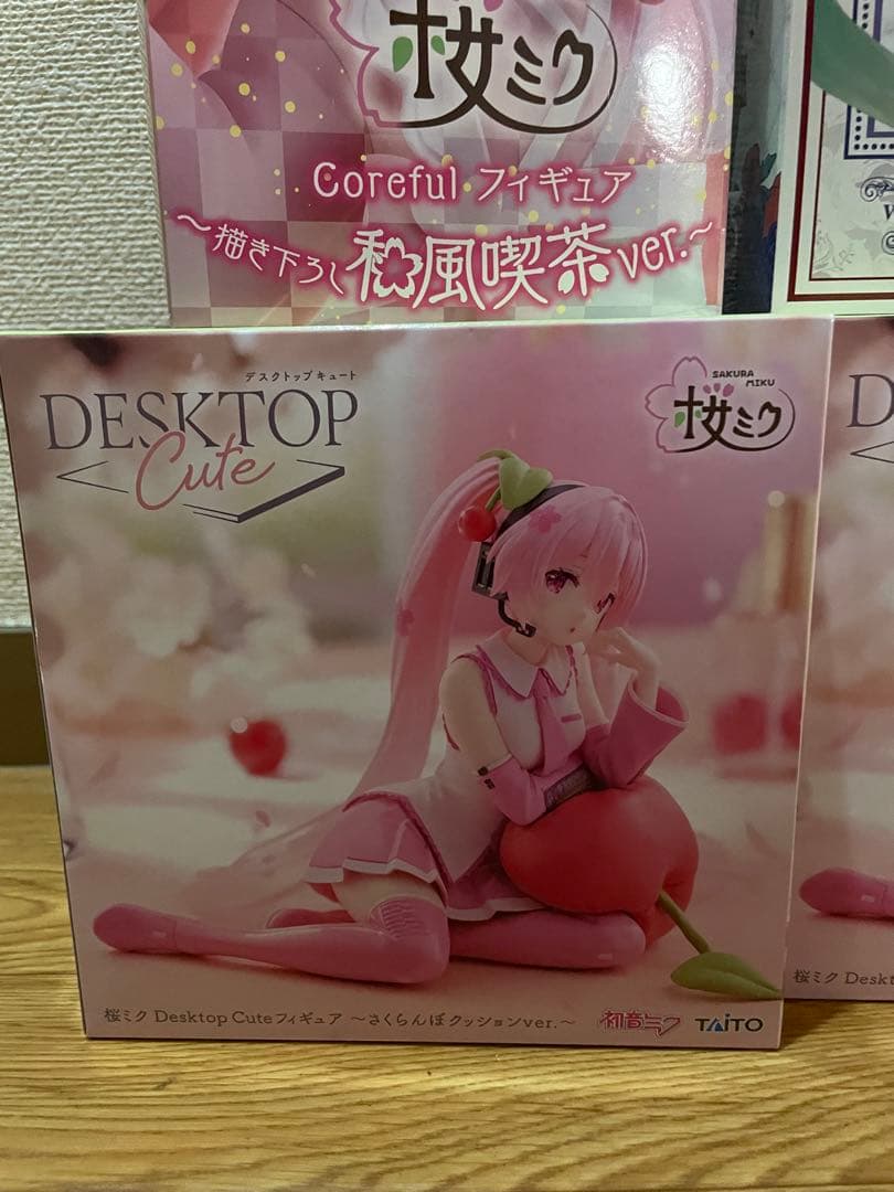 初音ミク フィギュア まとめ売り シナモロール 長靴をはいた猫 桜ミク 2