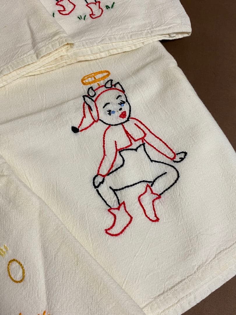40s'50s'ビンテージデビル刺繍ナプキン、リネン生地 大判古着ファーマーズ