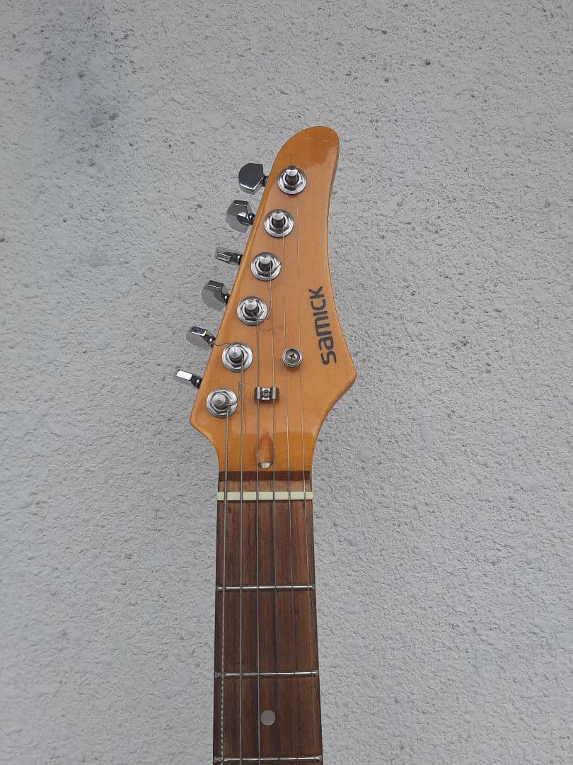 最終値下げ加熱処理ＡＩＹSAMICK ネックストラトタイプエレキギターSSS赤