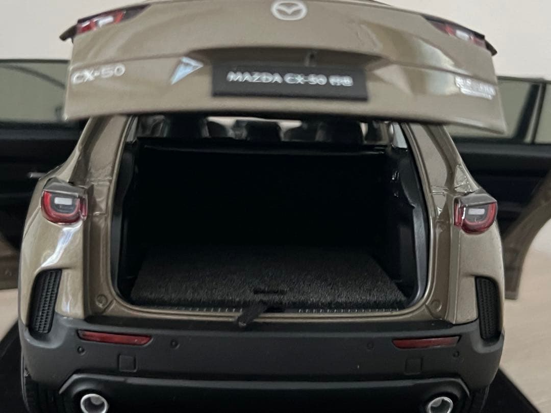 マツダ MAZDA CX-50 1/18 ミニカー