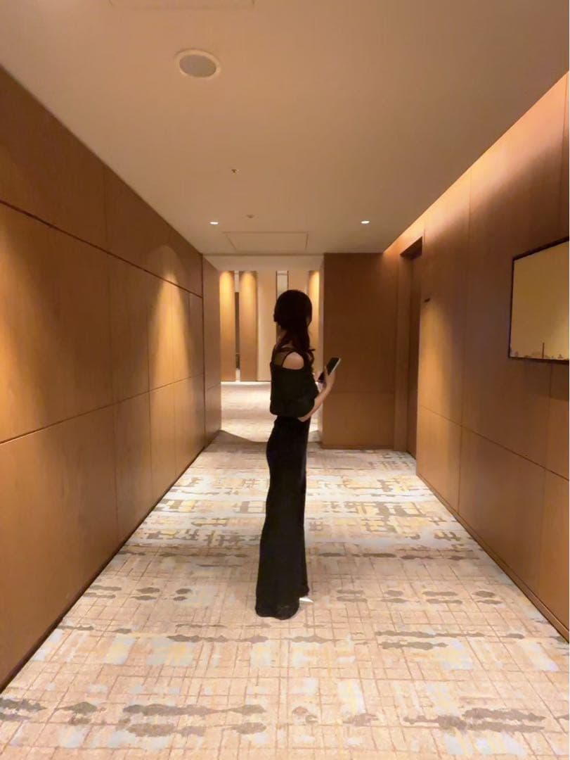 LEJA シースルーアシンメトリースパンコールスリットIラインドレス