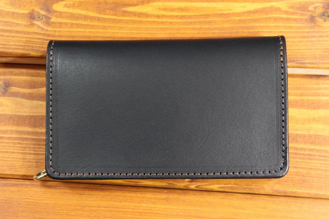 フラワースタッズミドルトラッカーウォレット ハトメ小判カン付き