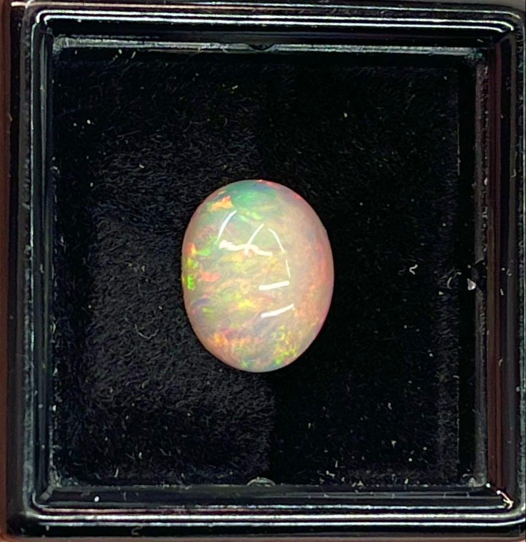 宝石ルース 『魅力的な全面の彩りの斑（ふ）』エチオピア産天然