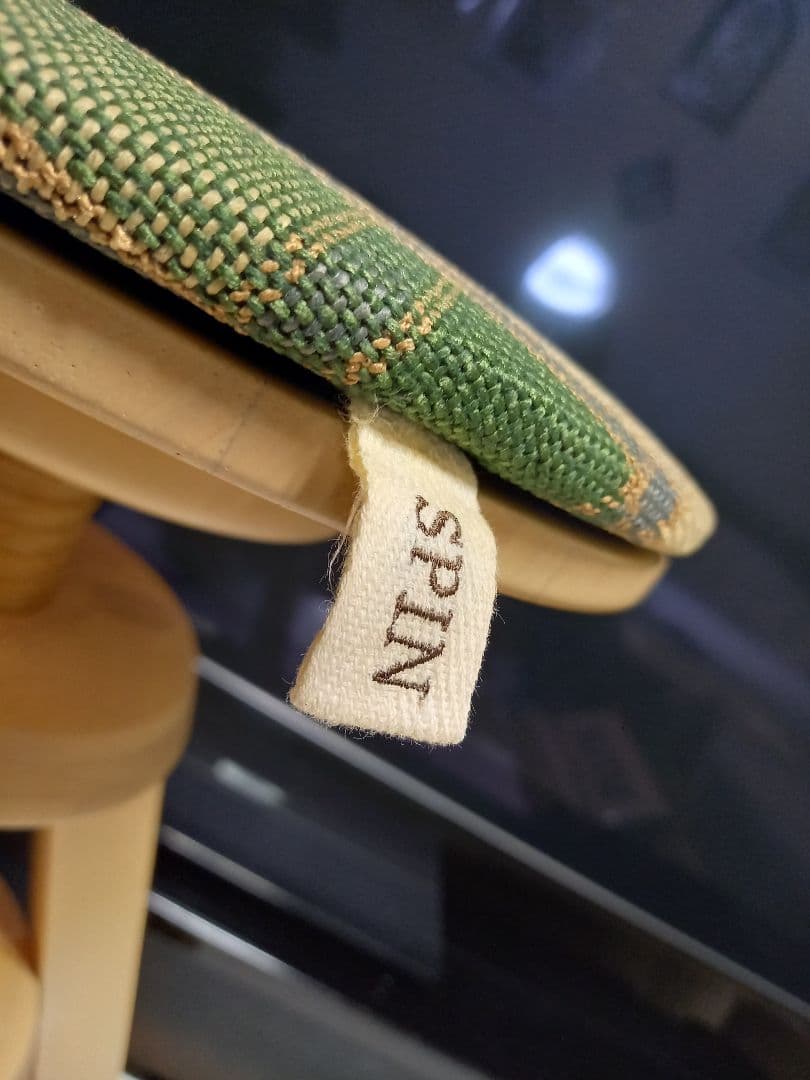 広松木工　スピンスツール　ミルクナチュラル　ウッド　チェック柄　クッション