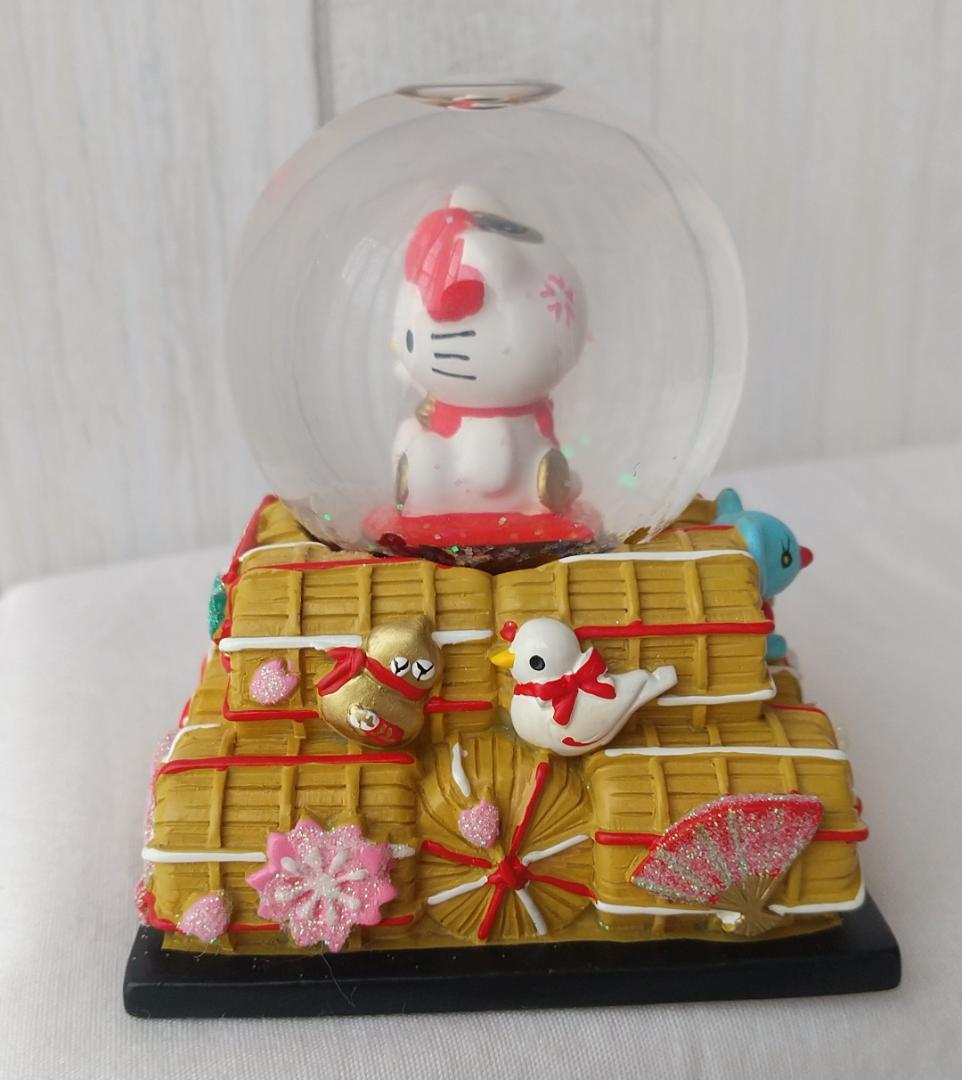 キティ　スノードーム　招き猫　マスコット　置物