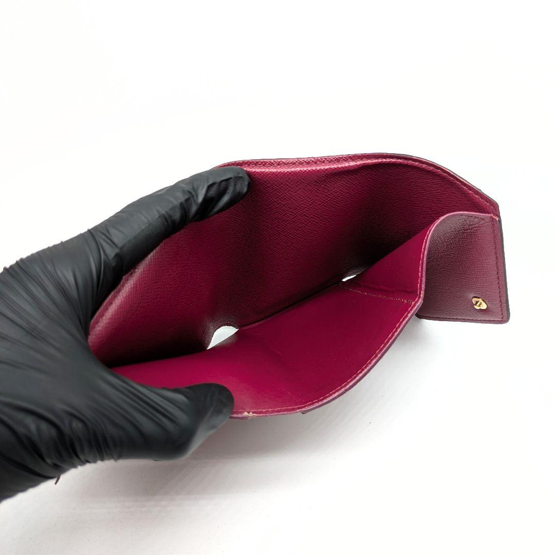 【最新型】ルイヴィトン ポルトフォイユ・ヴィクトリーヌ モノグラム フューシャ