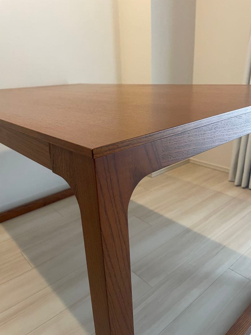 IDEE マルーダイニングテーブル