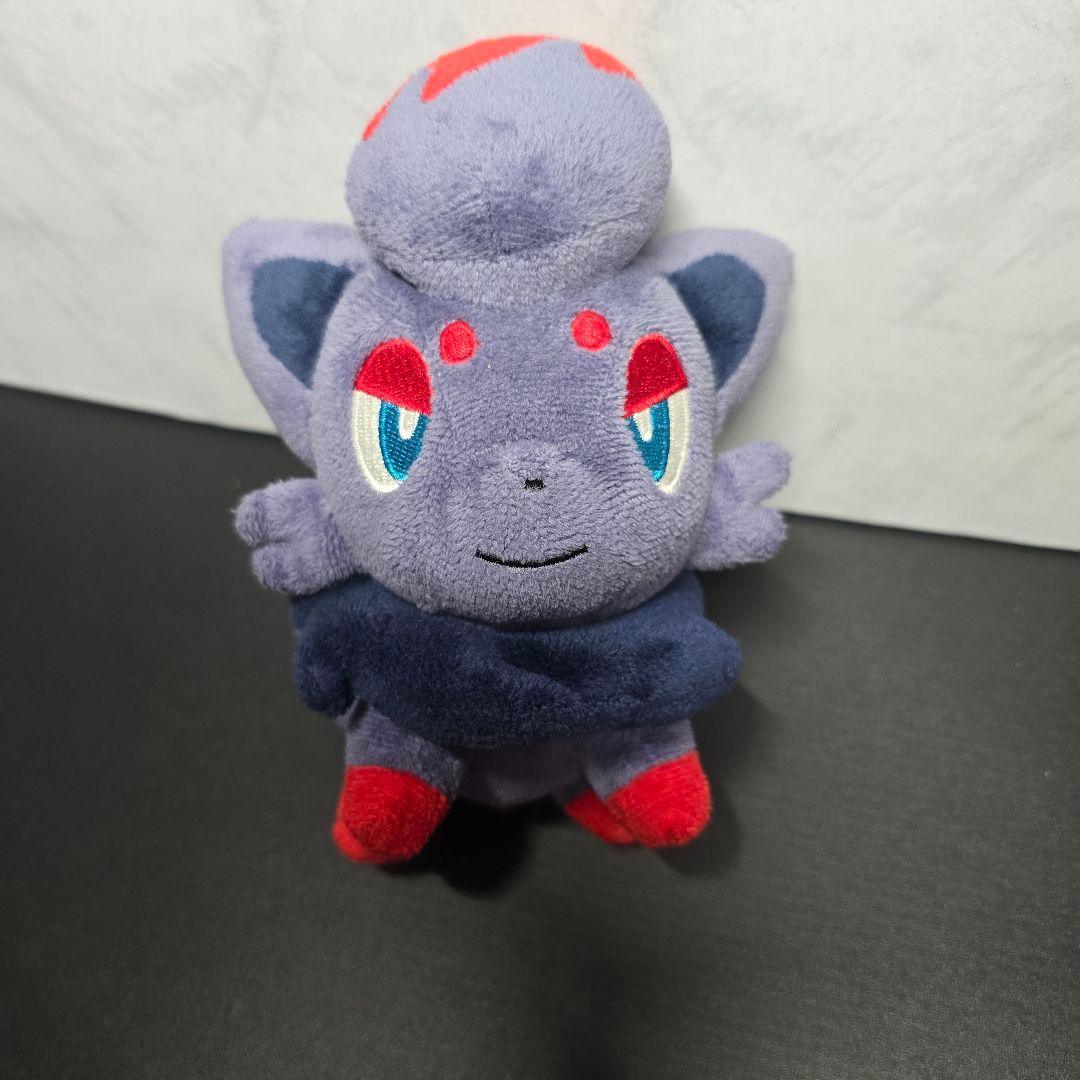 ポケモンセンター限定 ゾロア ドール ぬいぐるみ ポケドール - メルカリ