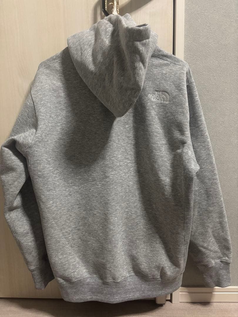 THE NORTH FACE グレー パーカー NT62338