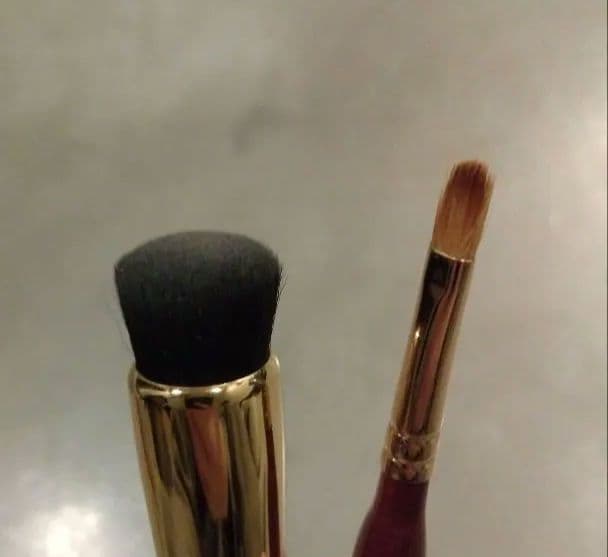 まご　ウエダ美粧堂　BISYODO メイクブラシ 2本セット