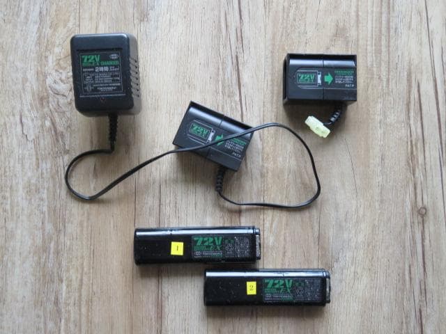 東京マルイ製コンパクト電動ガンＭＰ７Ａ１TAN カラー