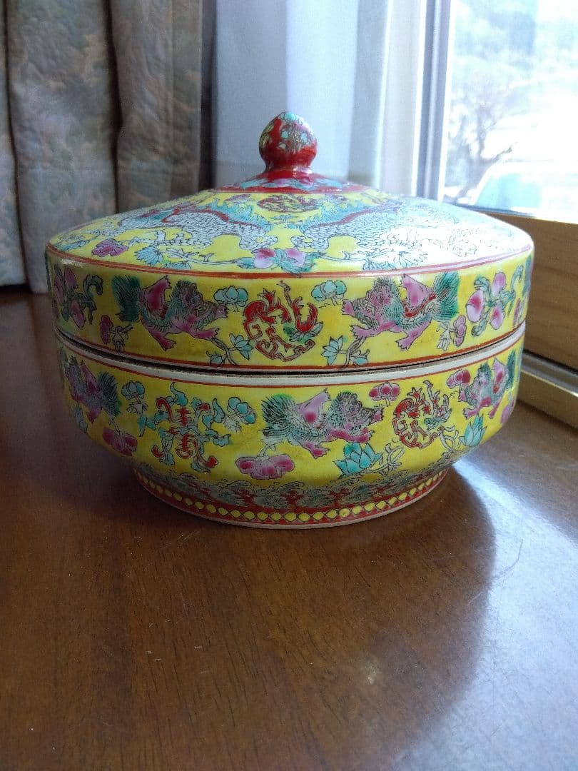 中国古美術　色絵陶器