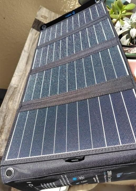 2025モデル】BigBlue 28W ソーラーパネル 小型 3ポートUSBp